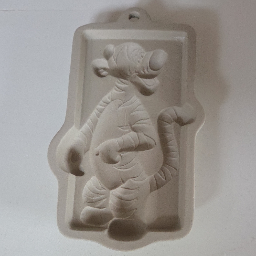 VTG 1998 Wilton DISNEY Tigger Cookie Mold - Picture 2 of 4